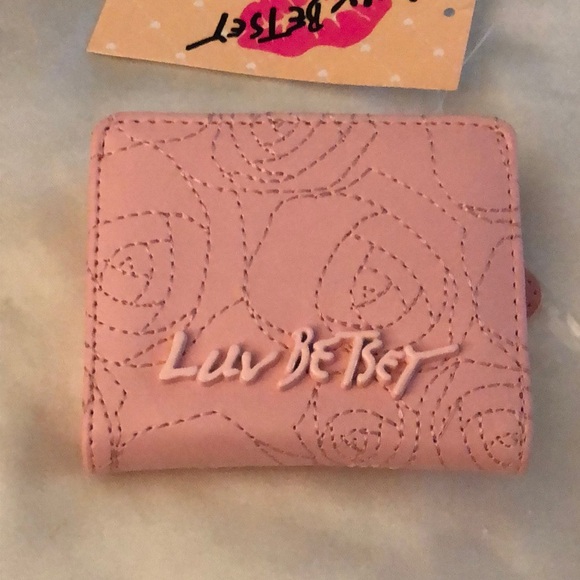 Betsey Johnson Luv Betsey Snap Card Wallet Blush Tonal Stitched Rose Pattern NWT - Picture 11 of 16